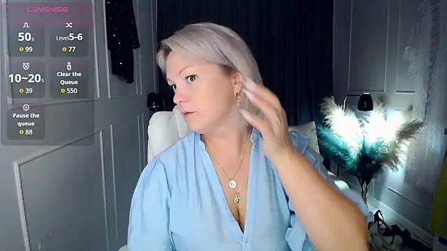 Snapshot of Juarnea chatting on June 22, 2026, 8:22 am Juarnea online show from June 22, 2026, 8:22 am