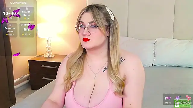 Nancy Mooree online show from September 23, 2025, 1:07 pm