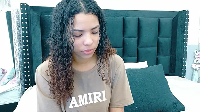 littleebonny online show from January 18, 2026, 7:50 pm