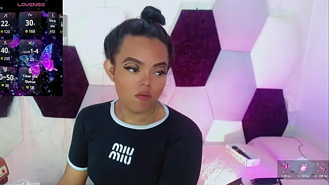 KayleighDreams  online show from February 10, 2026, 2:43 am