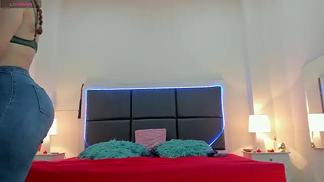 Aslhyn Gomez online show from October 8, 2025, 5:35 pm