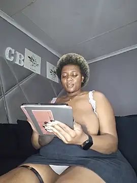 Snapshot of CocoBootyyy chatting on July 2, 2026, 3:23 am CocoBootyyy online show from July 2, 2026, 3:23 am