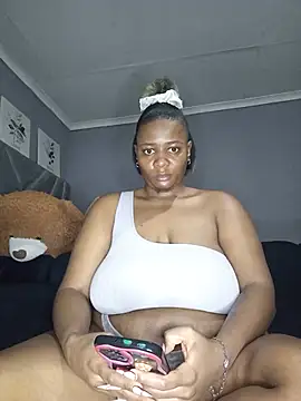 Snapshot of CocoBootyyy chatting on August 2, 2026, 9:34 pm CocoBootyyy online show from August 2, 2026, 9:34 pm