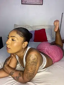 alissonjhonson online show from May 10, 2026, 9:38 pm