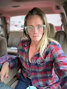 vixendoll87 online show from March 16, 2025, 9:16 pm