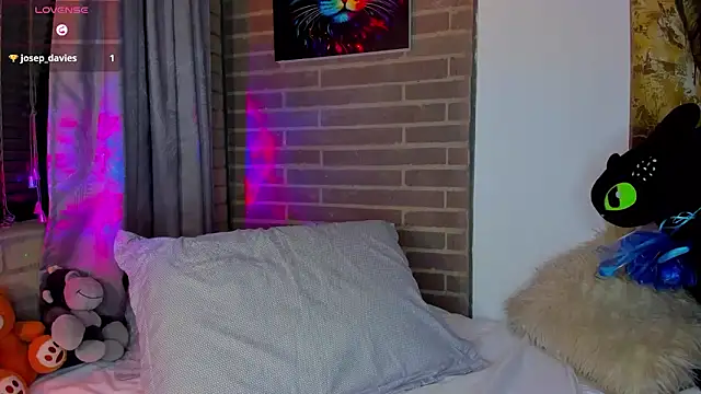 liam oficial02 online show from February 14, 2026, 2:56 am