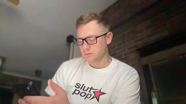 Snapshot of adamseed69 chatting on February 12, 2026, 5:07 am adamseed69 online show from February 12, 2026, 5:07 am