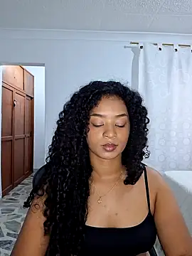 avellanatammy online show from June 17, 2026, 9:25 pm