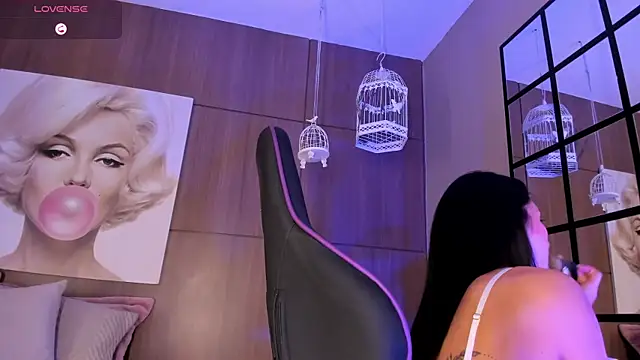 AgattaDuque online show from October 17, 2025, 10:55 pm