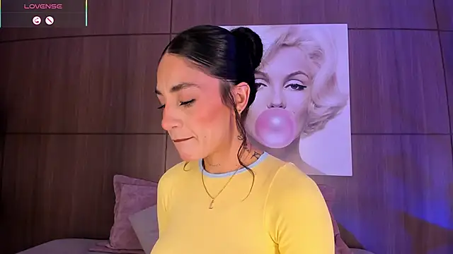 AgattaDuque online show from February 13, 2026, 11:49 pm