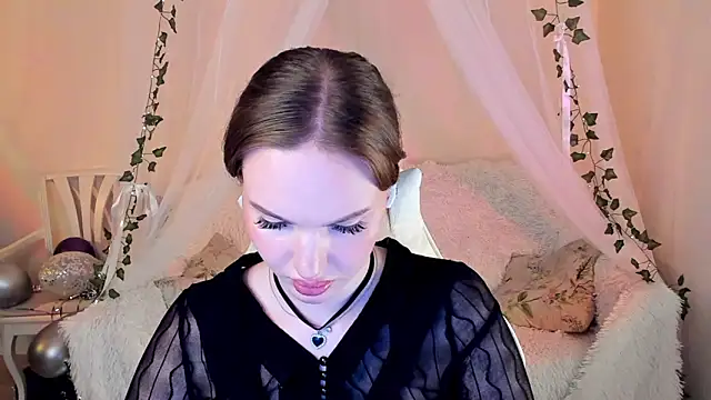 MishkaMe online show from September 28, 2025, 3:52 pm