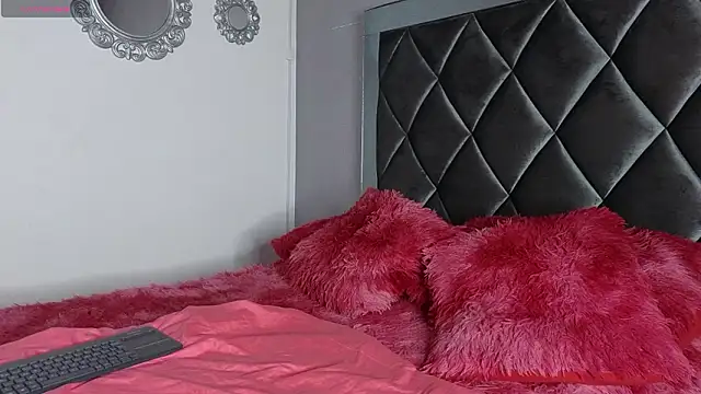 Taiissa  online show from February 7, 2026, 4:15 pm