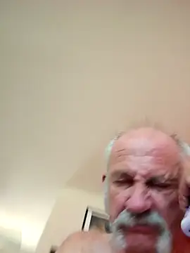 Snapshot of den-rock4u chatting on October 29, 2025, 8:30 pm den-rock4u online show from October 29, 2025, 8:30 pm