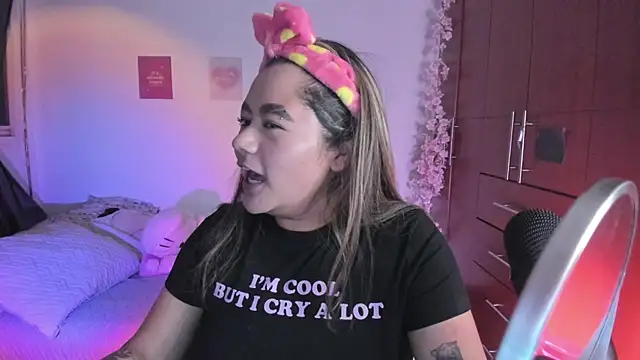 StephaniFox online show from September 21, 2025, 1:22 am