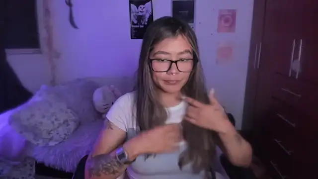 StephaniFox online show from March 19, 2026, 2:33 am