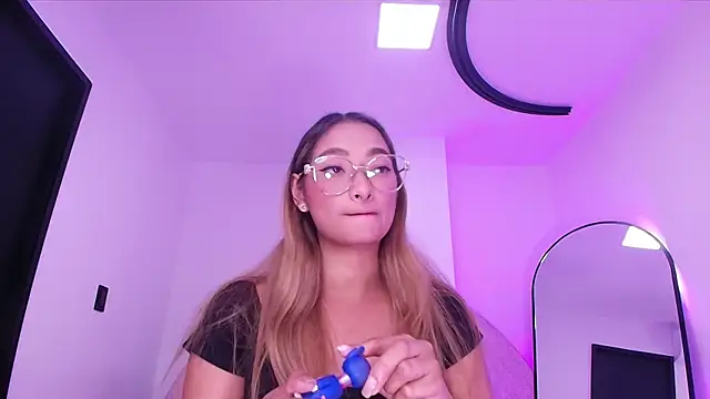 vale ross  online show from December 16, 2025, 3:11 am