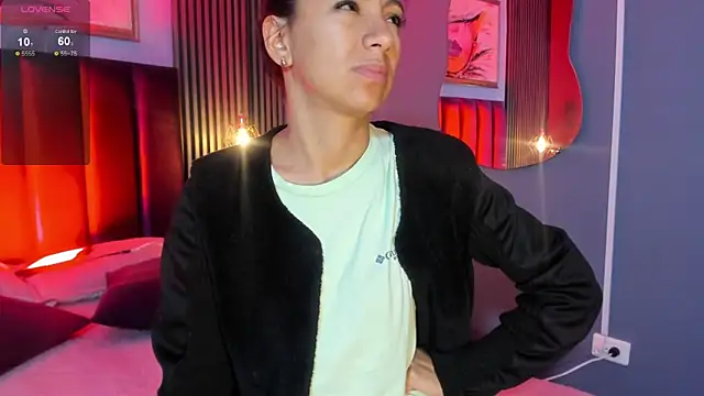 Tamaraakins online show from November 15, 2025, 12:42 pm