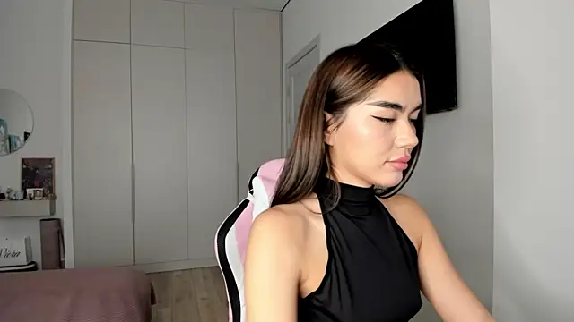 Snapshot of Shineel chatting on March 19, 2026, 4:45 am Shineel online show from March 19, 2026, 4:45 am