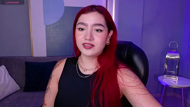 ViolettCastel online show from January 6, 2026, 6:56 pm