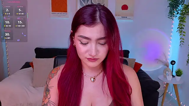ViolettCastel online show from July 5, 2026, 12:37 am