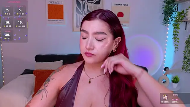 ViolettCastel online show from June 25, 2026, 12:19 am