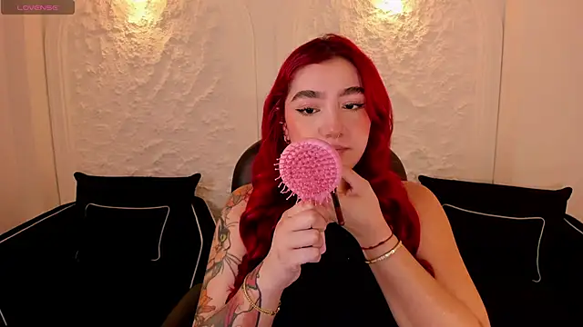 ViolettCastel online show from October 12, 2025, 4:52 pm