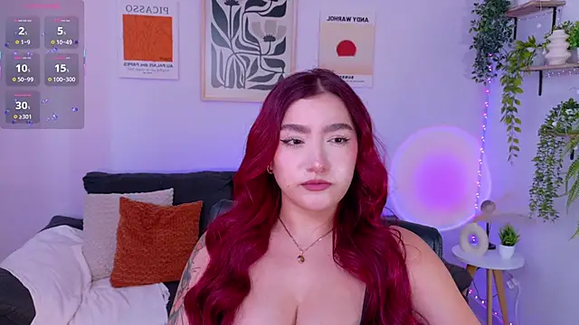 ViolettCastel online show from June 9, 2026, 7:04 pm