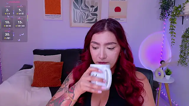 ViolettCastel online show from June 15, 2026, 8:19 pm