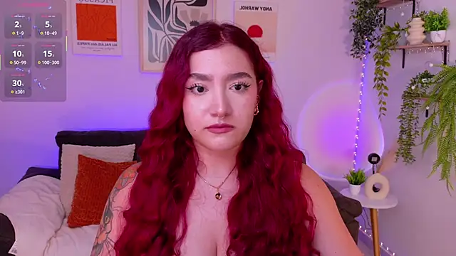ViolettCastel online show from June 1, 2026, 7:24 pm