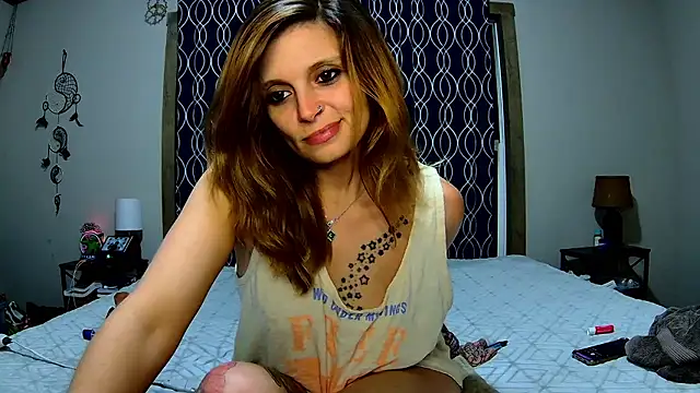 ZeelaXoXo online show from December 3, 2024, 5:48 am