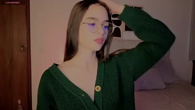 Roxxy mora online show from March 18, 2026, 10:21 pm