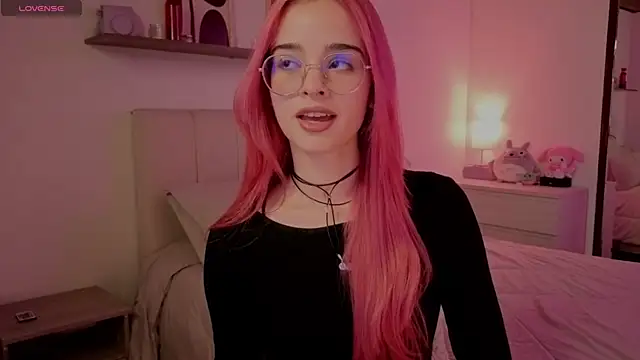 Roxxy mora online show from December 3, 2025, 10:20 pm