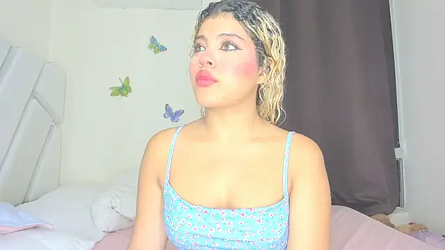 sofiacastillo01 online show from May 1, 2026, 4:45 pm