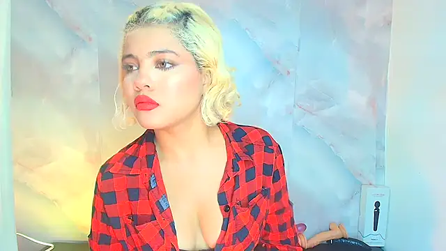 sofiacastillo01 online show from July 13, 2026, 1:43 pm