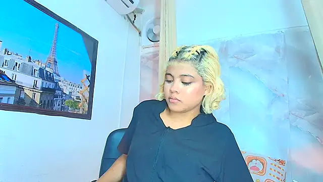 sofiacastillo01 online show from July 12, 2026, 1:34 pm
