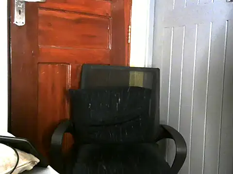 Sexy burberry online show from October 28, 2025, 10:58 am