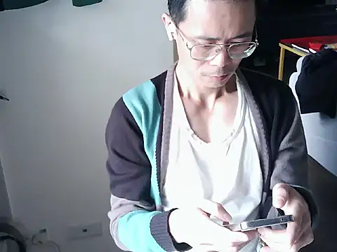 ker1ker online show from February 8, 2025, 1:54 am