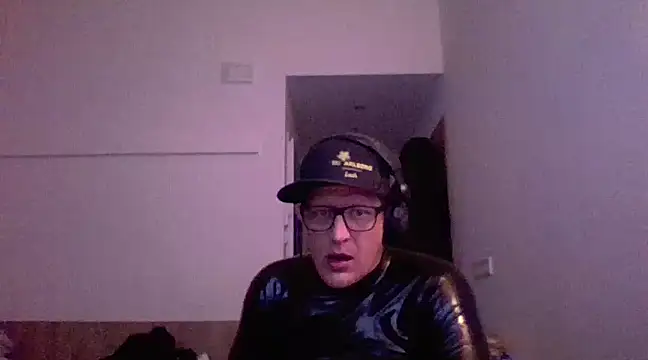 Bigthroaterboy online show from March 8, 2025, 6:54 am