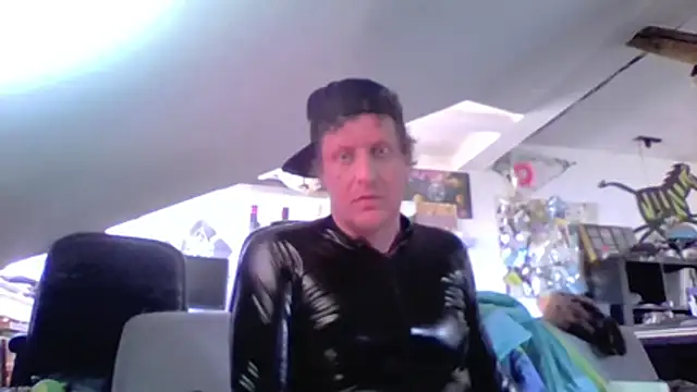Bigthroaterboy online show from May 1, 2026, 1:38 pm
