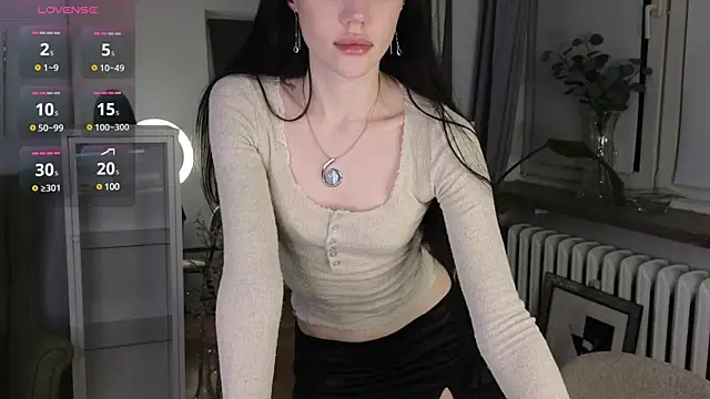 Sara Tranquil online show from March 11, 2025, 9:04 pm