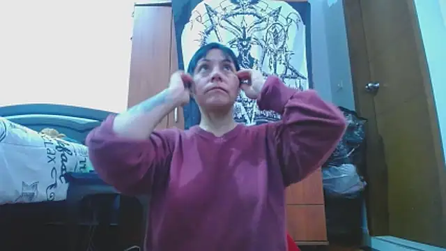 Snapshot of lili_peach chatting on February 18, 2026, 9:33 pm lili peach online show from February 18, 2026, 9:33 pm