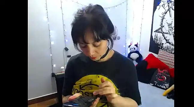 Snapshot of lili_peach chatting on January 26, 2025, 12:37 am lili peach online show from January 26, 2025, 12:37 am