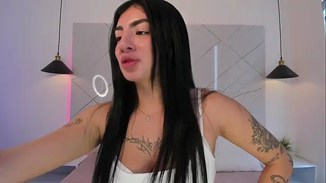 ANTONELLA  ROUSE  online show from September 30, 2025, 9:10 pm