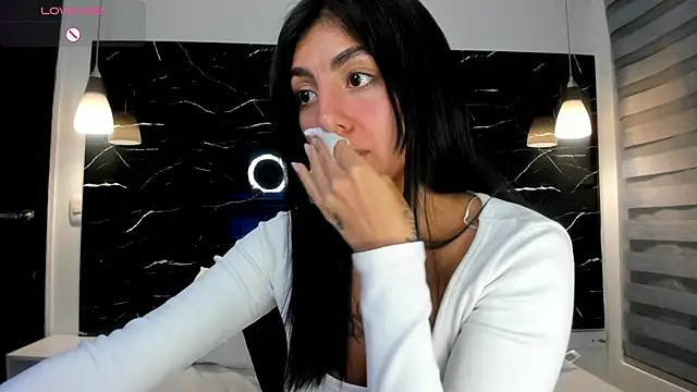 ANTONELLA  ROUSE  online show from March 15, 2025, 6:36 am