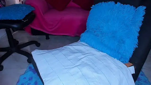 kerlysmith 24 online show from September 27, 2025, 2:12 pm