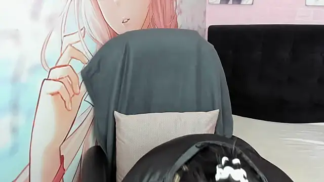 AllysonMilf69 online show from September 28, 2025, 2:13 pm