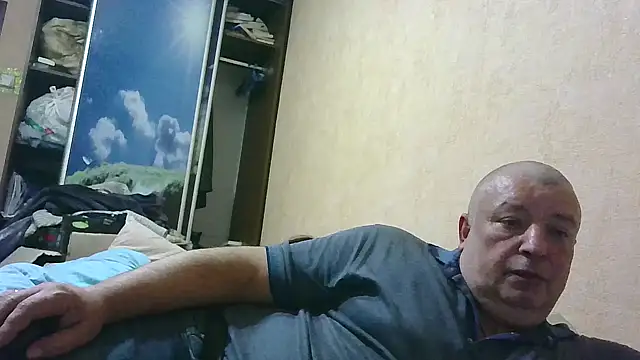 Snapshot of Art_Ass chatting on October 13, 2025, 5:47 pm Art Ass online show from October 13, 2025, 5:47 pm