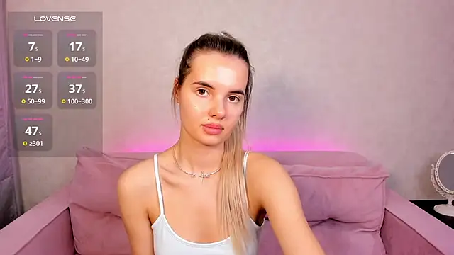 Erika Carpenter online show from March 7, 2025, 3:29 am