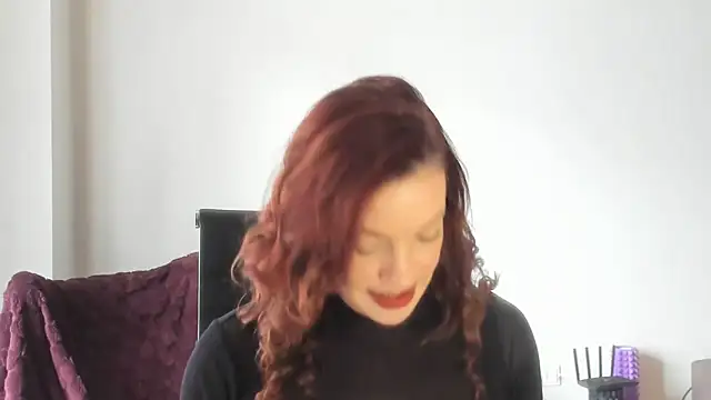 LilliLowexox online show from March 19, 2026, 10:48 am