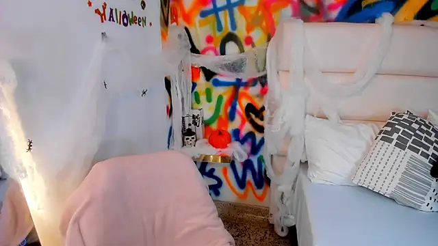 Liana Bernocchi online show from September 29, 2025, 9:09 pm